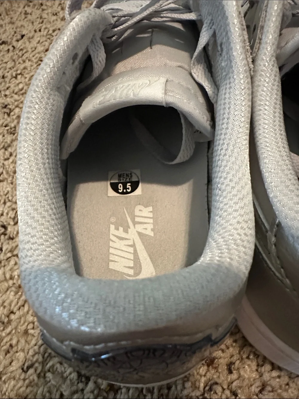 Nike Mens 9.5 Low-Top Air Jordan Sneakers in Silver & Light Gray ❤️❤️❤️